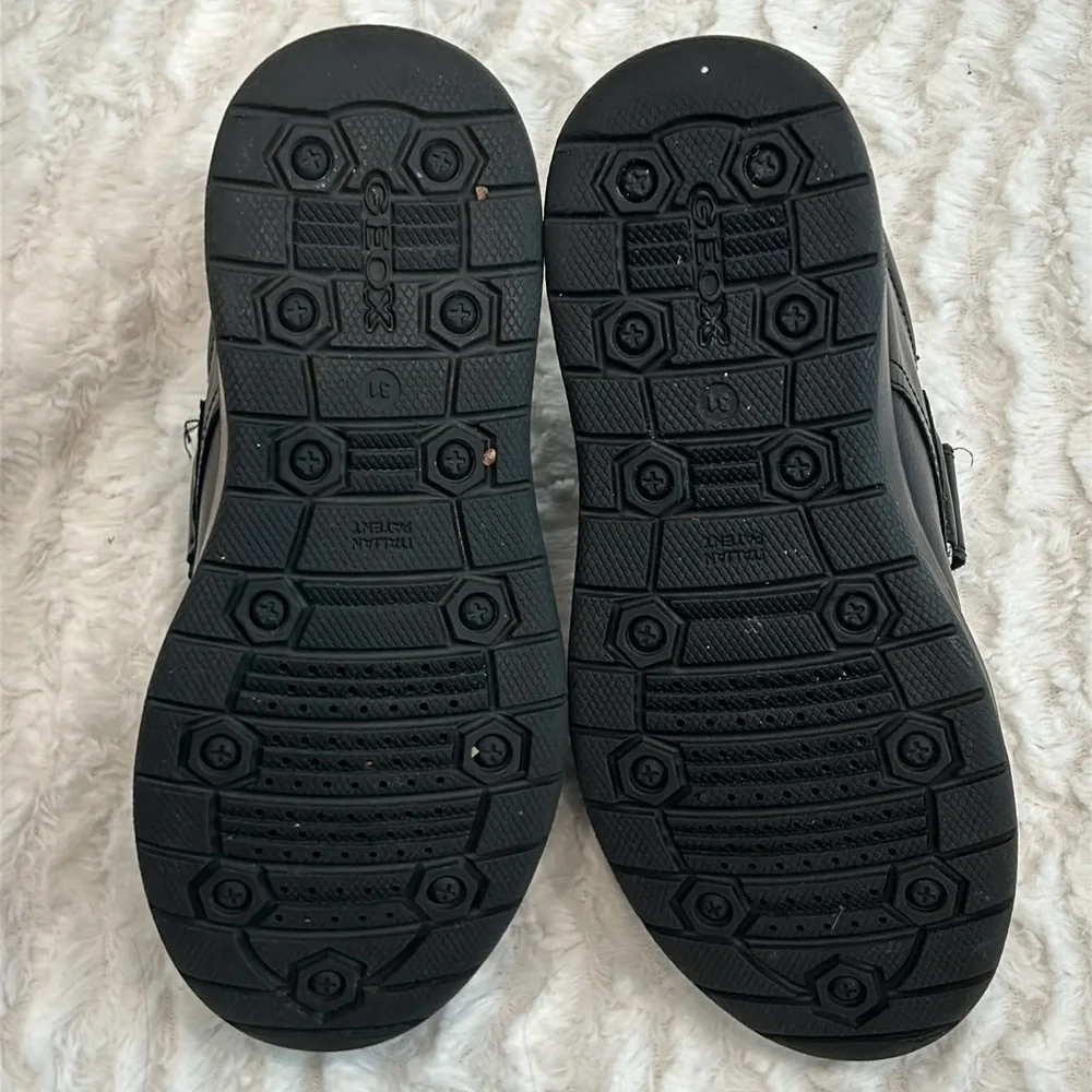 Geox Kids Italian leather black strap closure shoes Jr Riddock Little Kid 31
